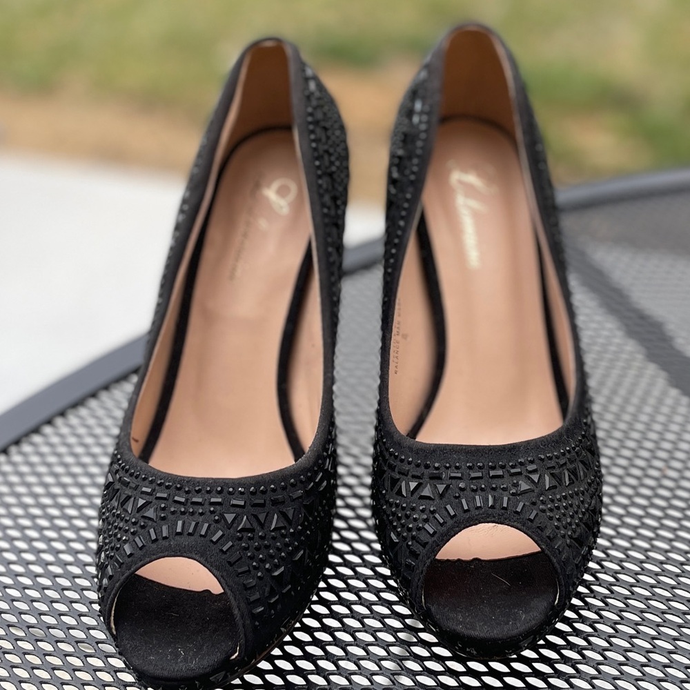 L Lorraine Pumps - Picture 4 of 4